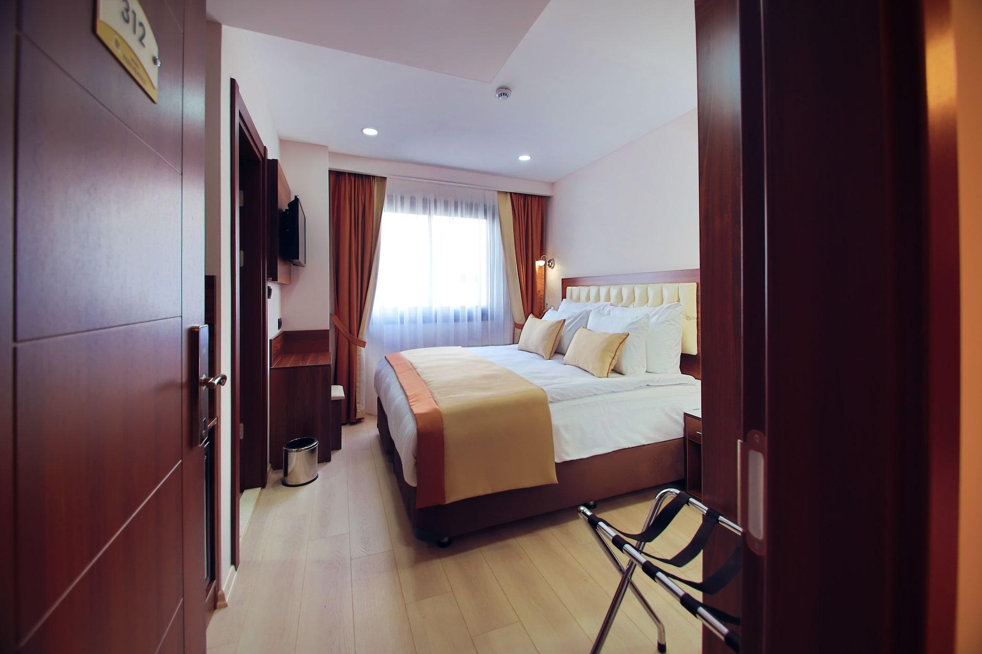 Paris Prestige Hotel 3*