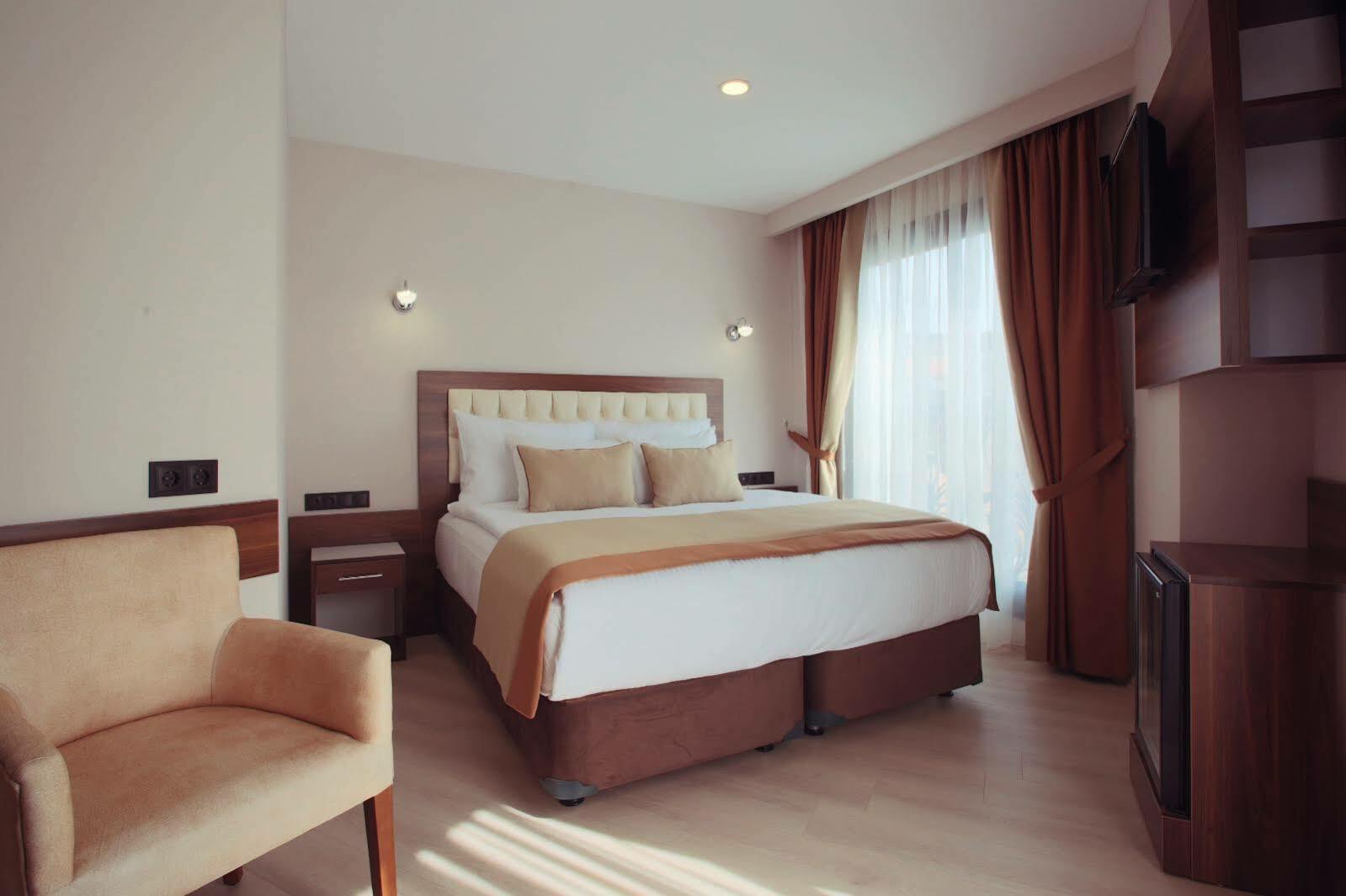 Paris Prestige Hotel 3*